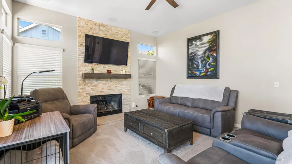2351 Desert Palm Court Santa Rosa, CA 95403