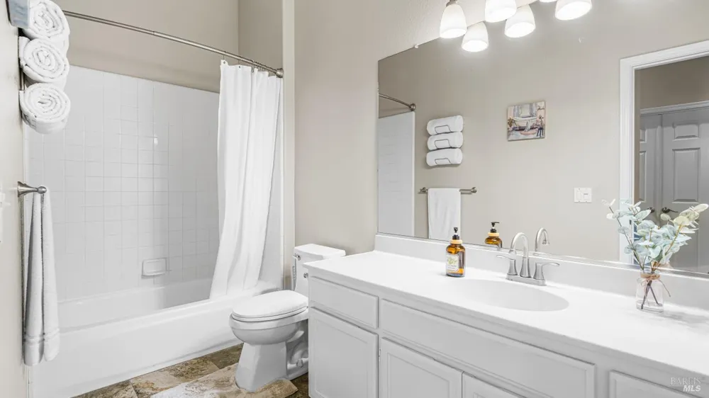 2351 Desert Palm Court Santa Rosa, CA 95403