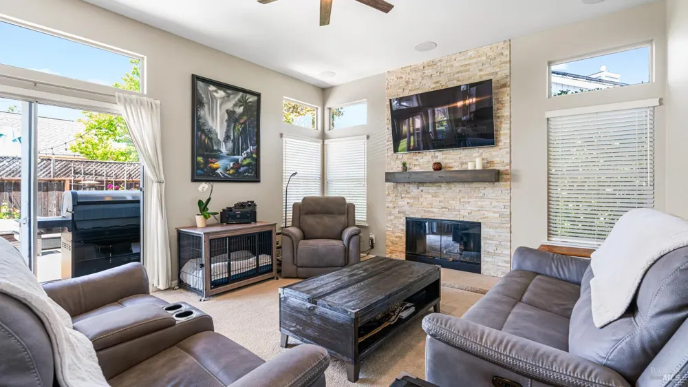 2351 Desert Palm Court Santa Rosa, CA 95403
