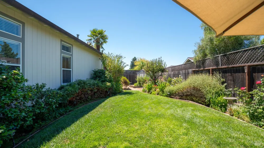 2351 Desert Palm Court Santa Rosa, CA 95403