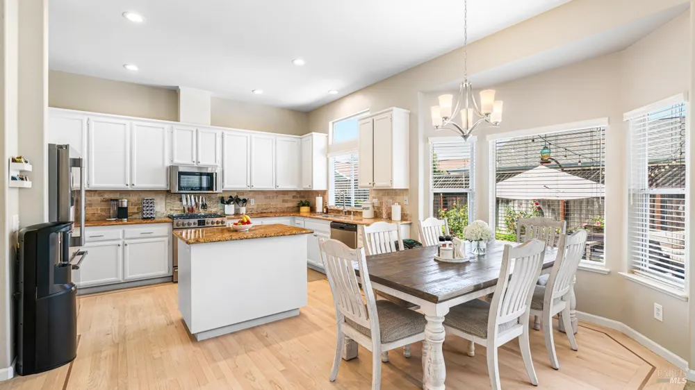 2351 Desert Palm Court Santa Rosa, CA 95403