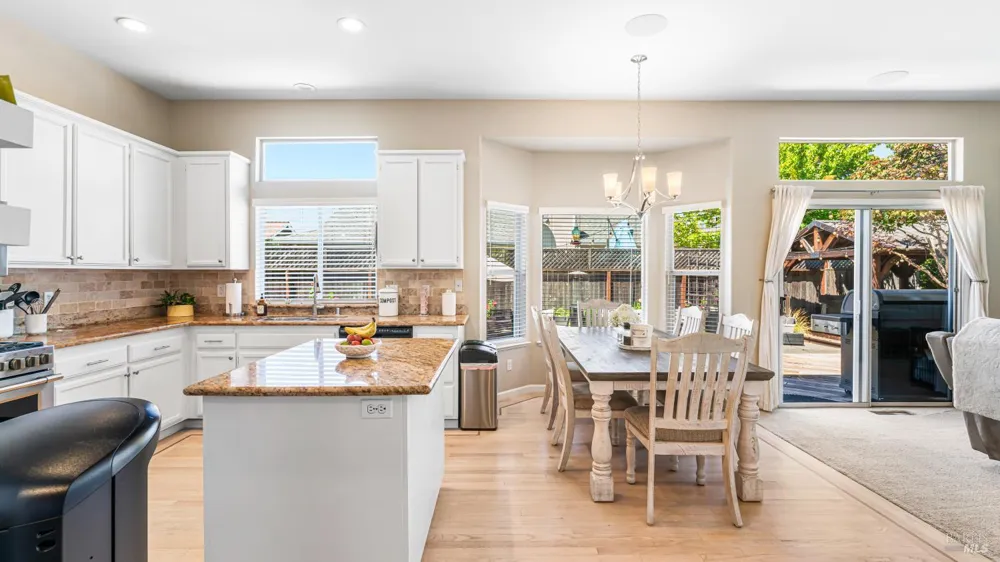 2351 Desert Palm Court Santa Rosa, CA 95403