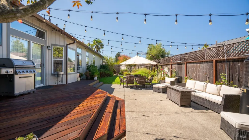 2351 Desert Palm Court Santa Rosa, CA 95403