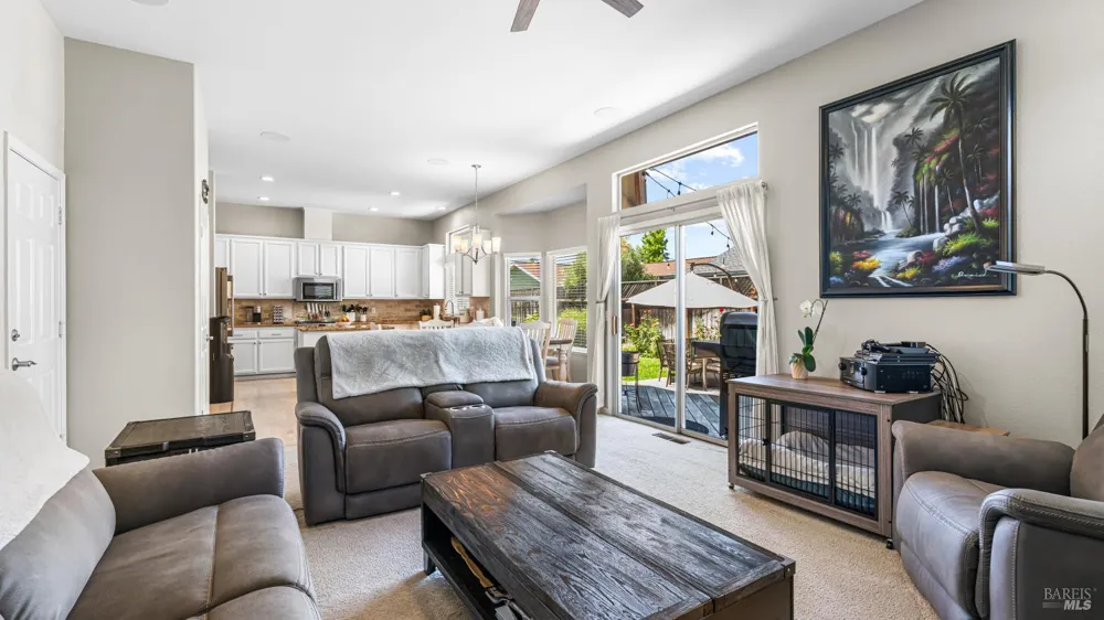 2351 Desert Palm Court Santa Rosa, CA 95403