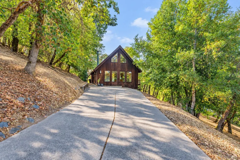 370 Laurel Street Willits, CA 95490