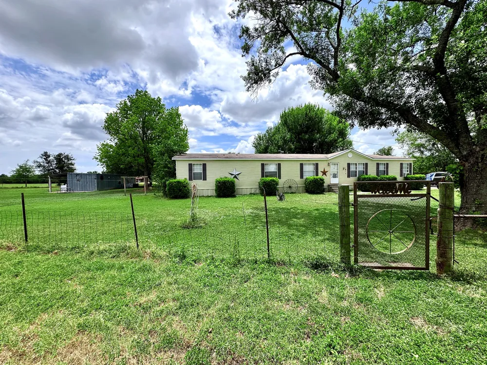 2303 Webberwood Drive Webberville, TX 78621