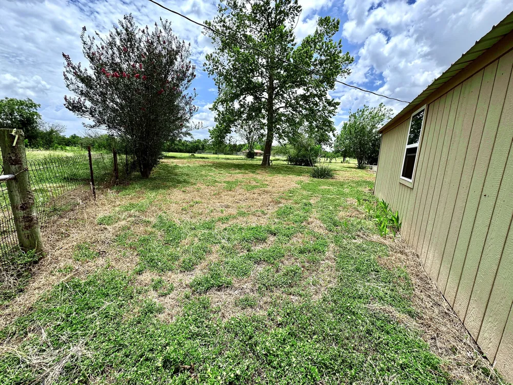 2303 Webberwood Drive Webberville, TX 78621