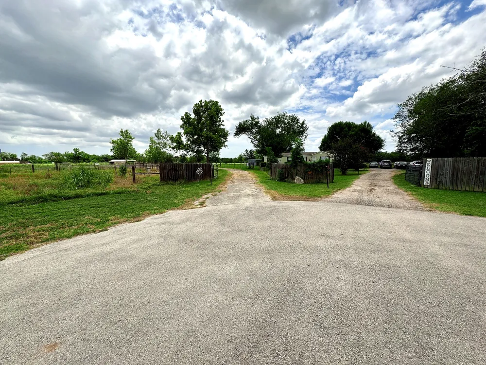 2303 Webberwood Drive Webberville, TX 78621
