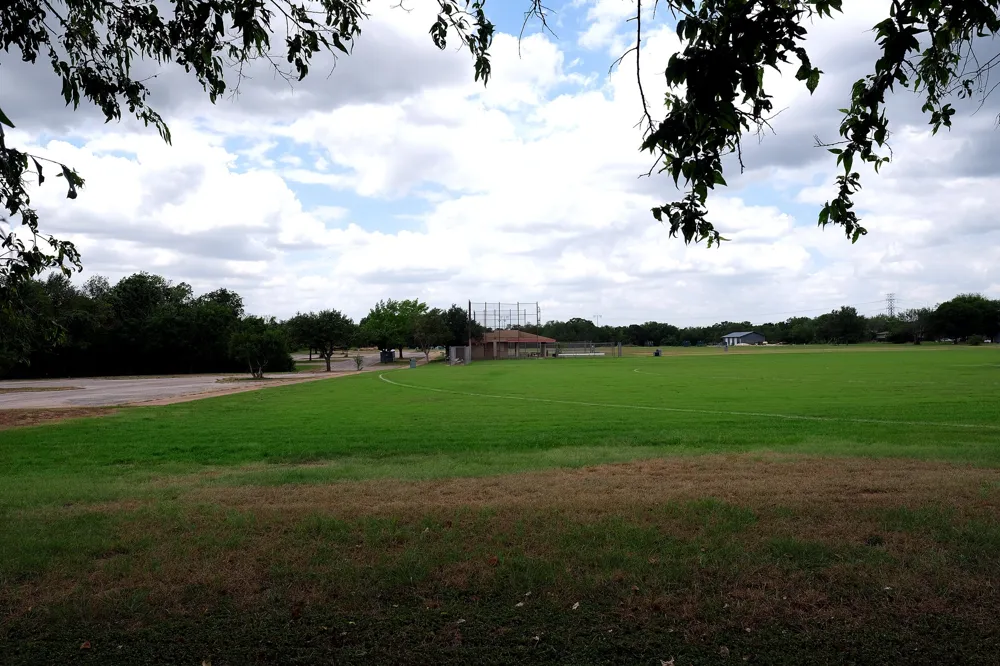 2303 Webberwood Drive Webberville, TX 78621