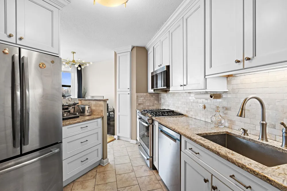 7002 BLVD EAST Guttenberg, NJ 07093
