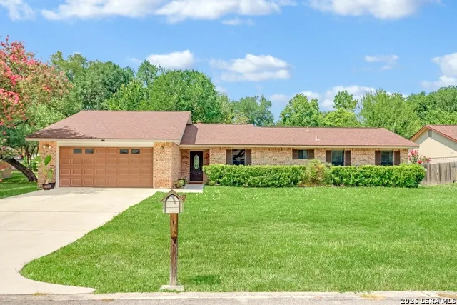 146 TWIN OAK RD Seguin, TX 78155