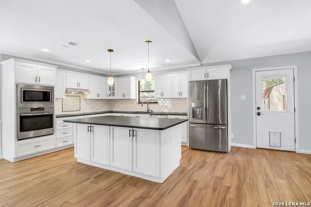 146 TWIN OAK RD Seguin, TX 78155