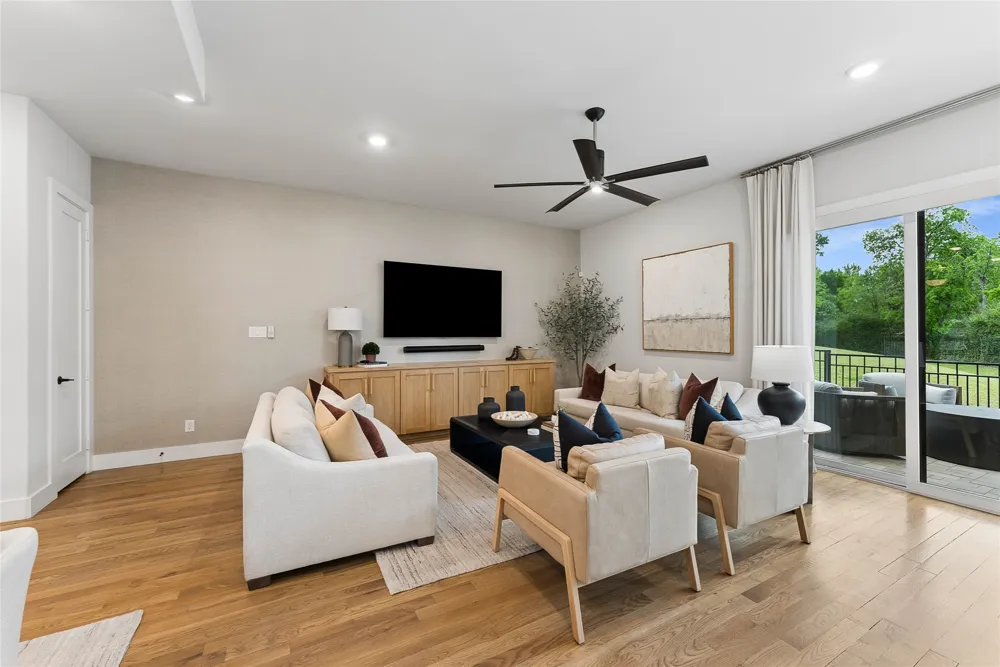 3922 Redding Row Dallas, TX 75220
