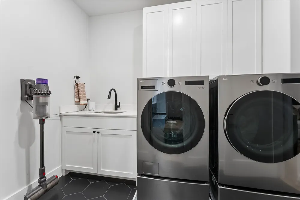 3922 Redding Row Dallas, TX 75220