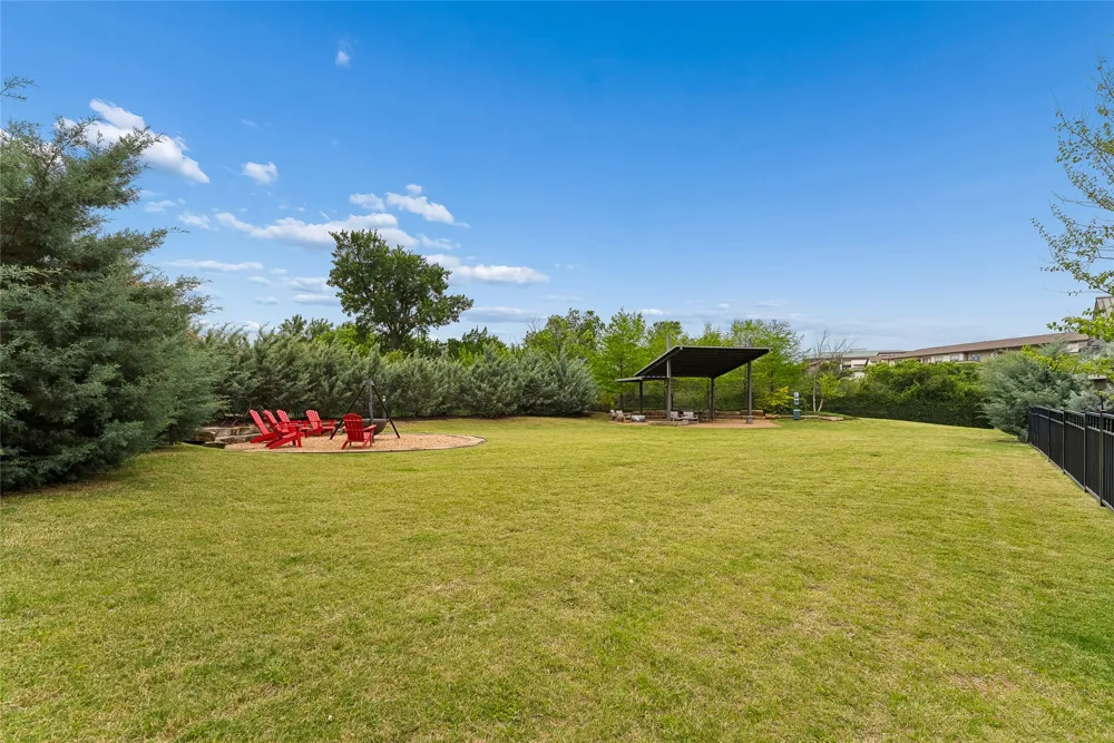 3922 Redding Row Dallas, TX 75220