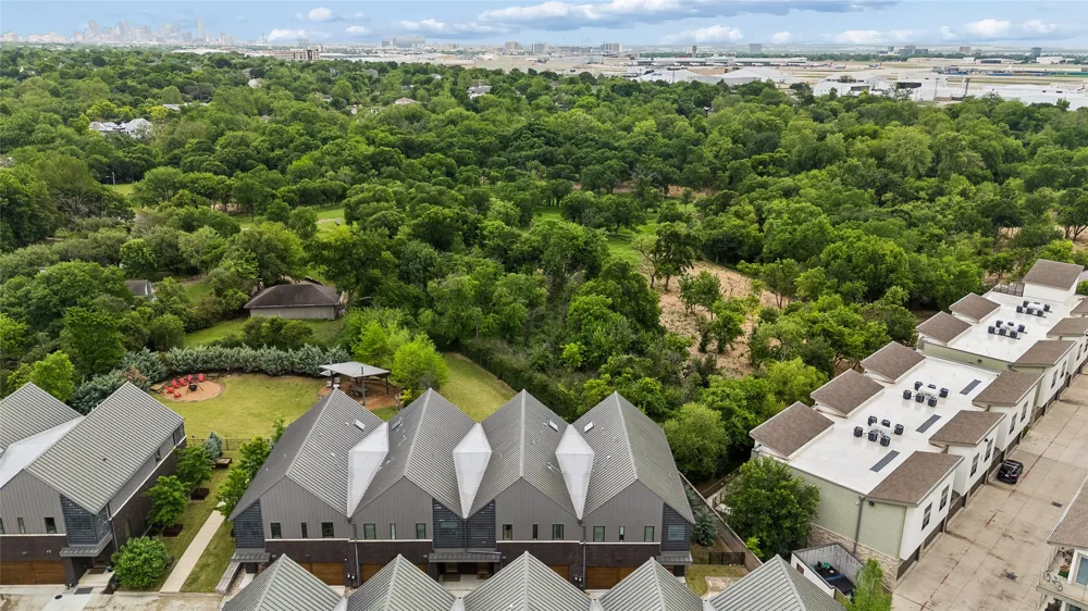 3922 Redding Row Dallas, TX 75220