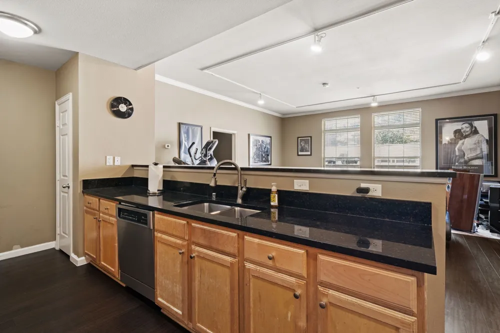 2305 Worthington Street #108 Dallas, TX 75204