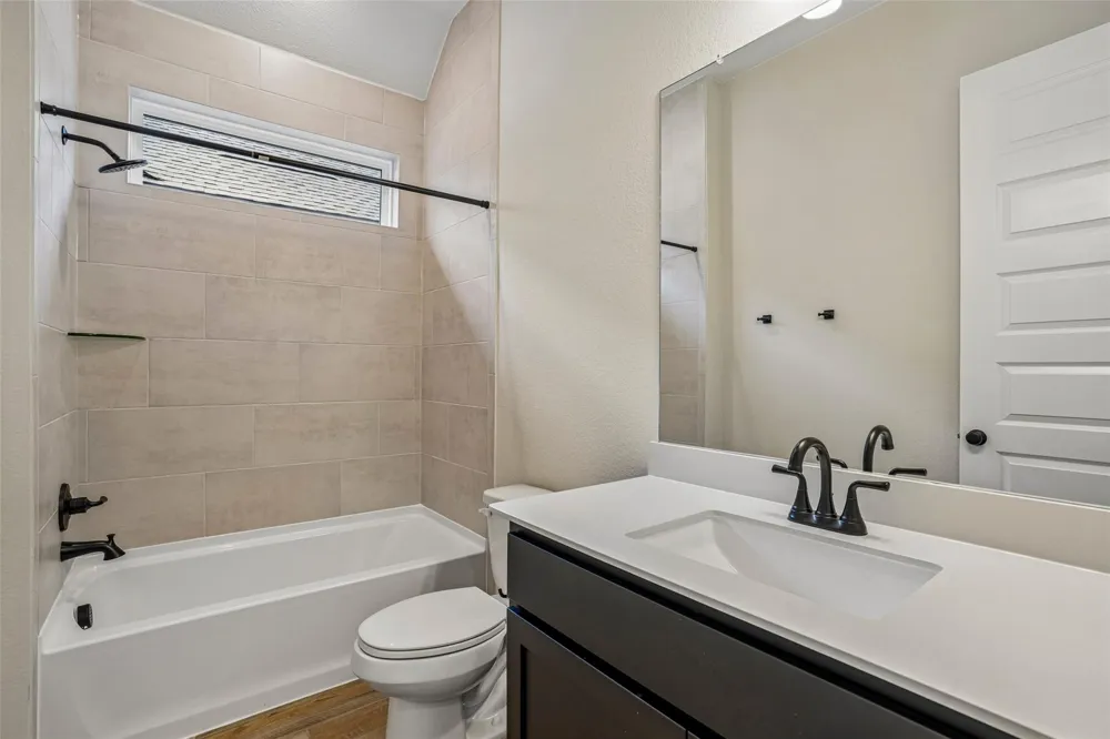 1228 Emerald Lake Drive Katy, TX 77493