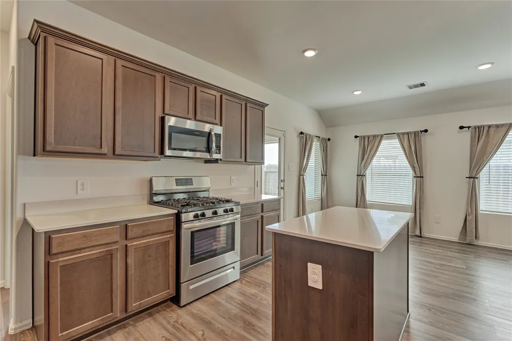 211 Garnett Street Magnolia, TX 77354