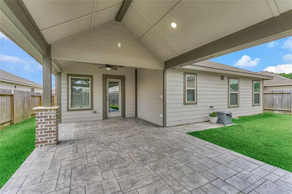 211 Garnett Street Magnolia, TX 77354