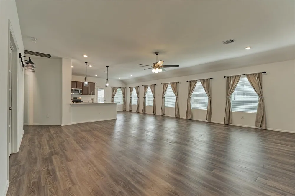 211 Garnett Street Magnolia, TX 77354