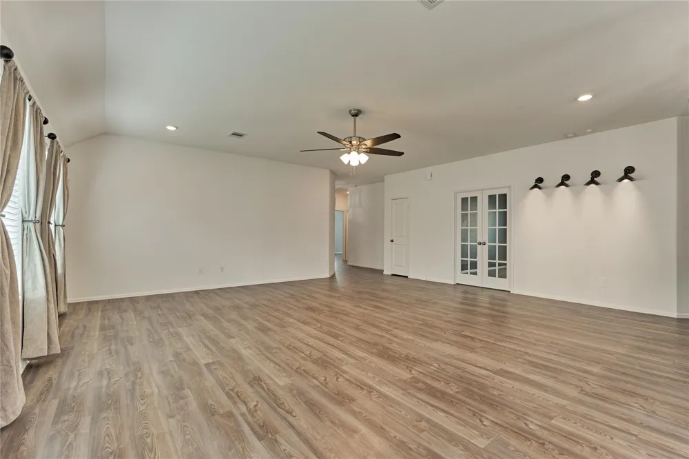 211 Garnett Street Magnolia, TX 77354