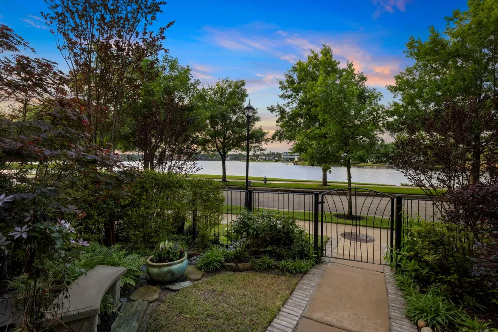 262 Breezy Way The Woodlands, TX 77380