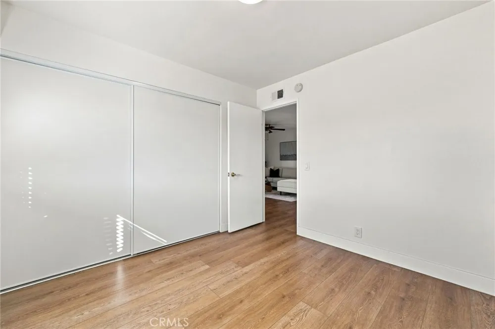 10 Goldenbush Irvine, CA 92604