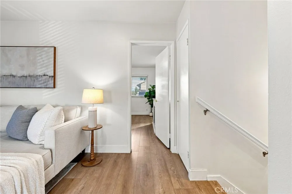 10 Goldenbush Irvine, CA 92604