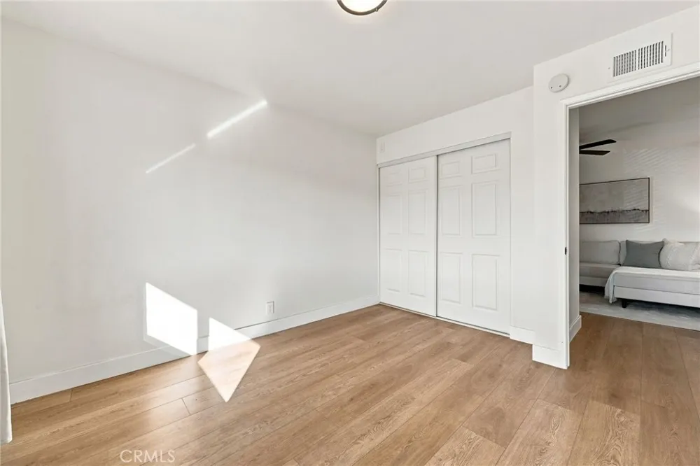 10 Goldenbush Irvine, CA 92604