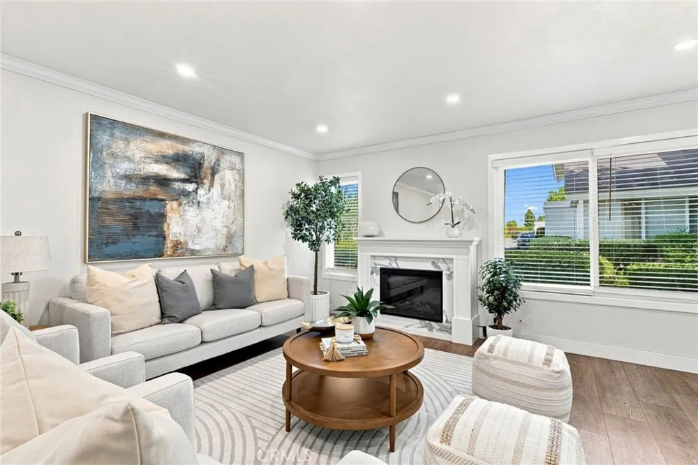 10 Goldenbush Irvine, CA 92604