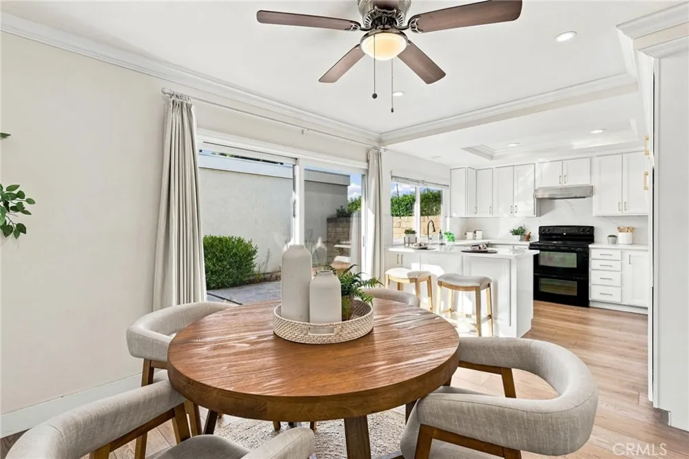 10 Goldenbush Irvine, CA 92604