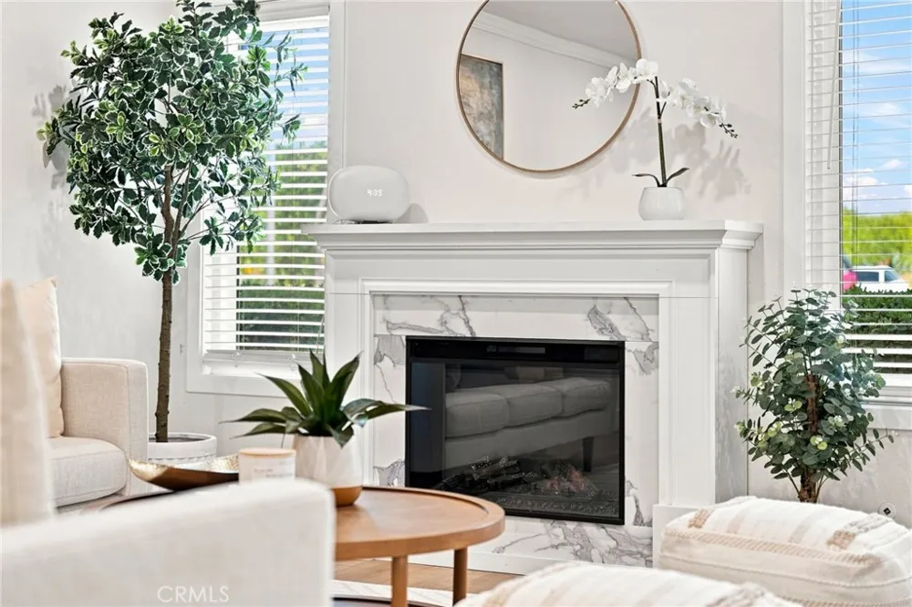 10 Goldenbush Irvine, CA 92604