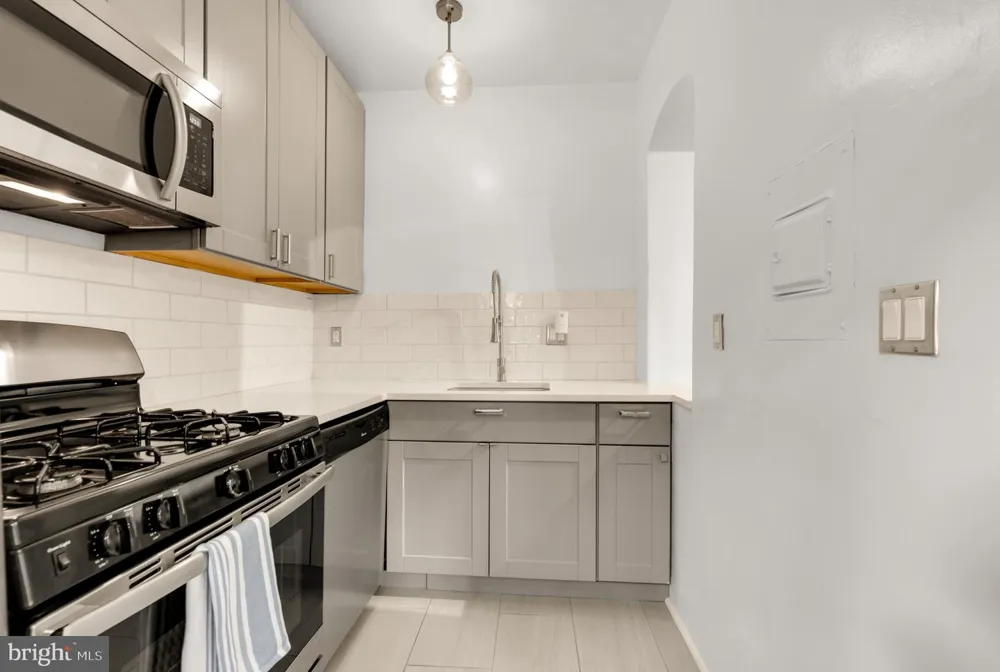 1726 17TH STREET NW #102 Washington, DC 20009