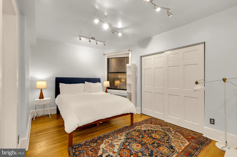 1726 17TH STREET NW #102 Washington, DC 20009