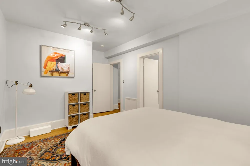 1726 17TH STREET NW #102 Washington, DC 20009
