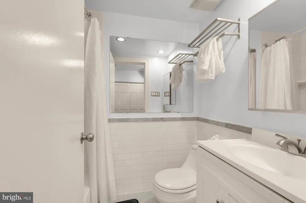 1726 17TH STREET NW #102 Washington, DC 20009