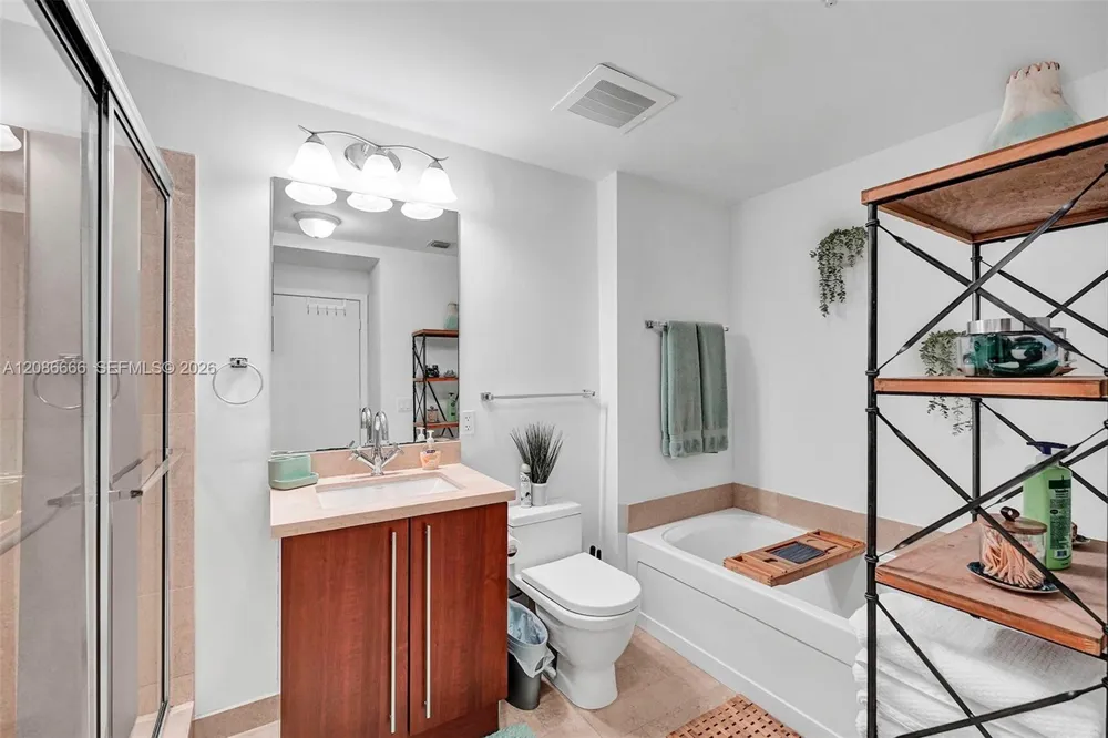 79 SW 12th St #3608-S Miami, FL 33130