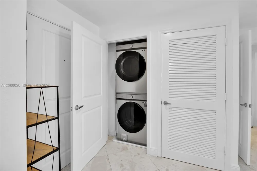 10 Aragon Ave #810 Coral Gables, FL 33134