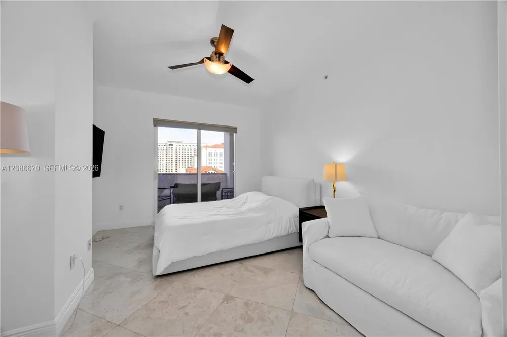 10 Aragon Ave #810 Coral Gables, FL 33134