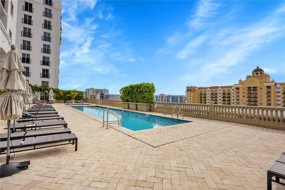 10 Aragon Ave #810 Coral Gables, FL 33134