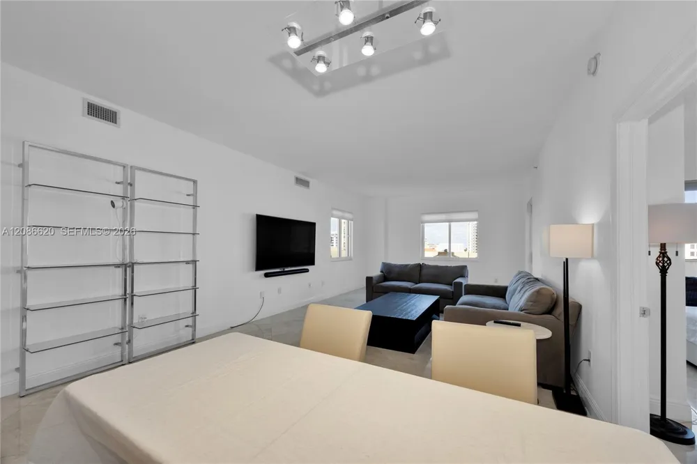 10 Aragon Ave #810 Coral Gables, FL 33134