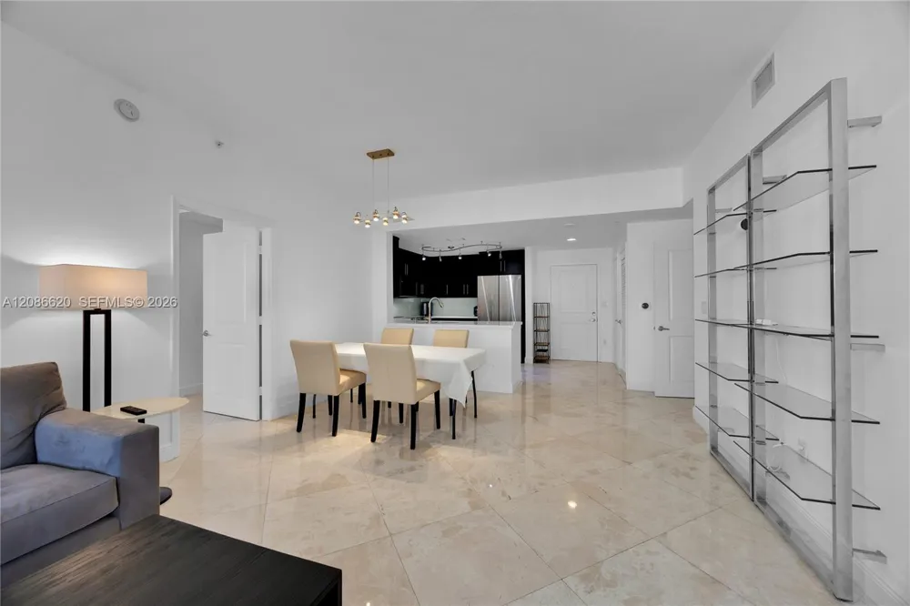 10 Aragon Ave #810 Coral Gables, FL 33134