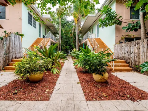 1127 Meridian Ave #7-1127