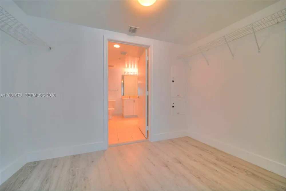 1750 Bayshore Dr #3205 Miami, FL 33132