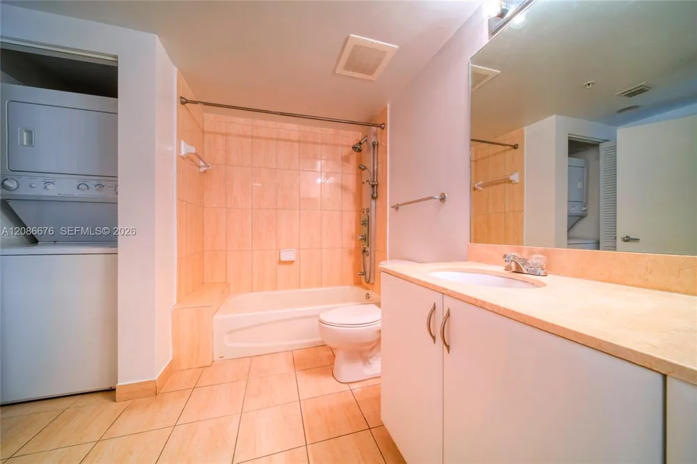 1750 Bayshore Dr #3205 Miami, FL 33132