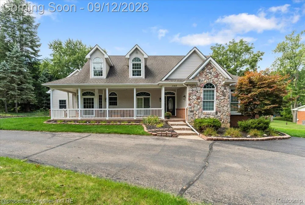 1143 Brewster Road Rochester Hills City, MI 48306