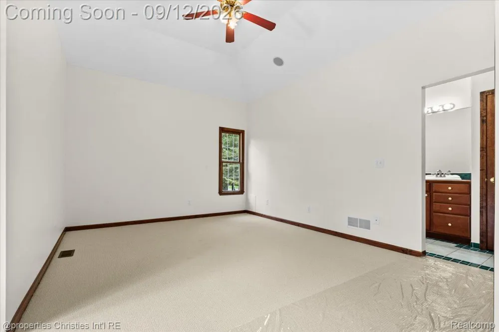1143 Brewster Road Rochester Hills City, MI 48306