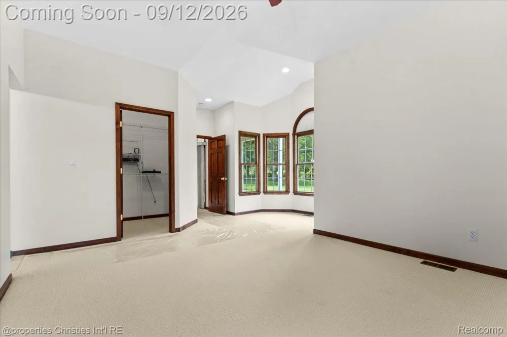 1143 Brewster Road Rochester Hills City, MI 48306