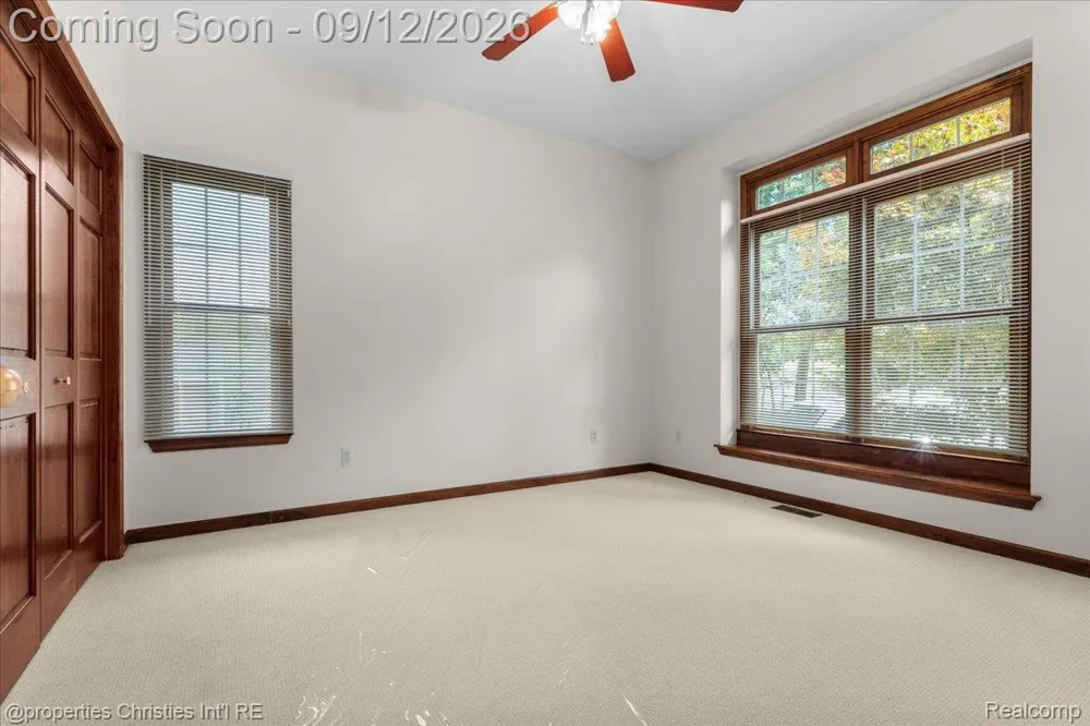 1143 Brewster Road Rochester Hills City, MI 48306